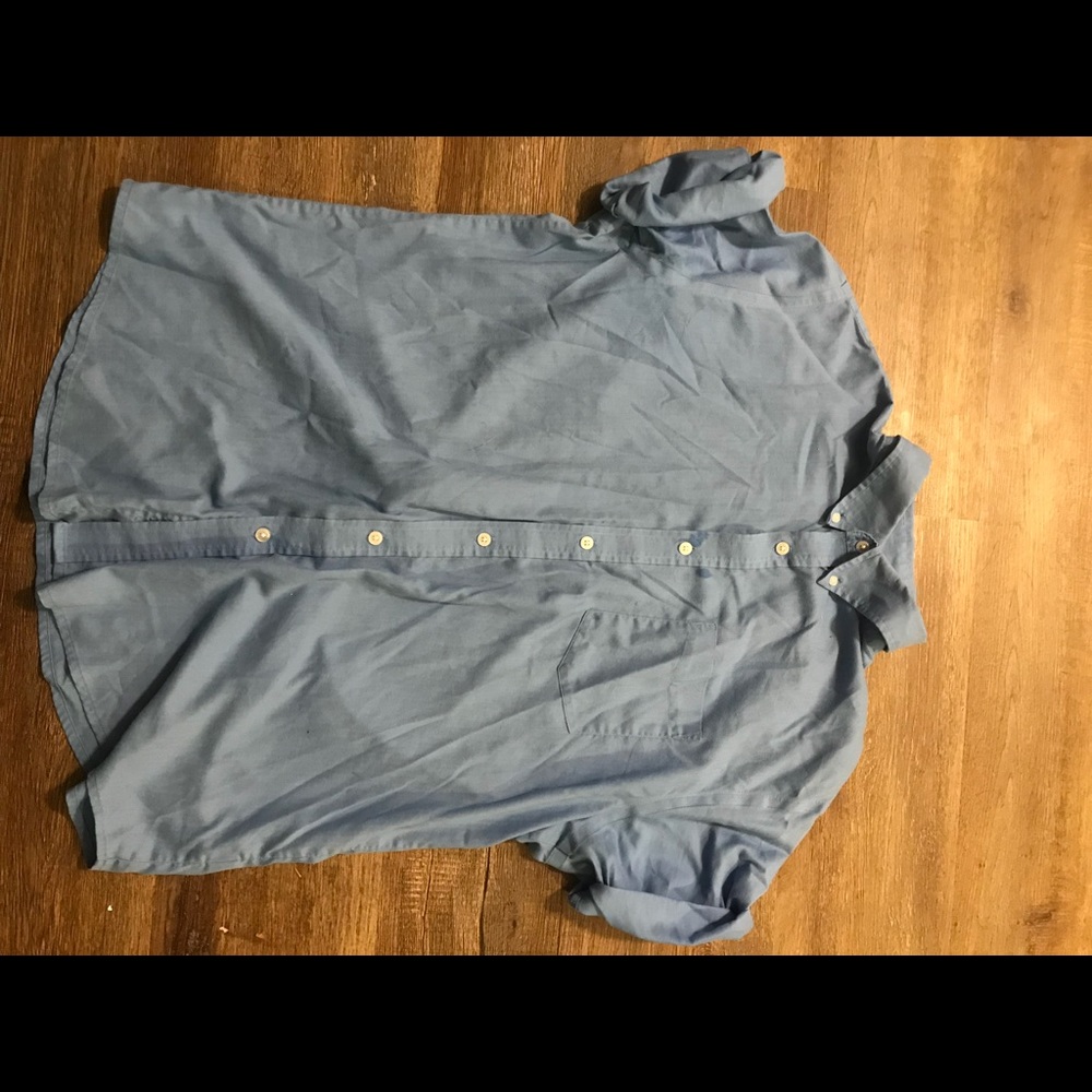 CROFT & BARROW SKY BLUE BUTTON UP
